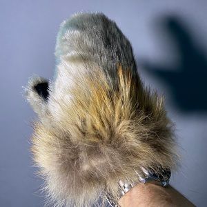 Men’s medium seal and fox fur mitts